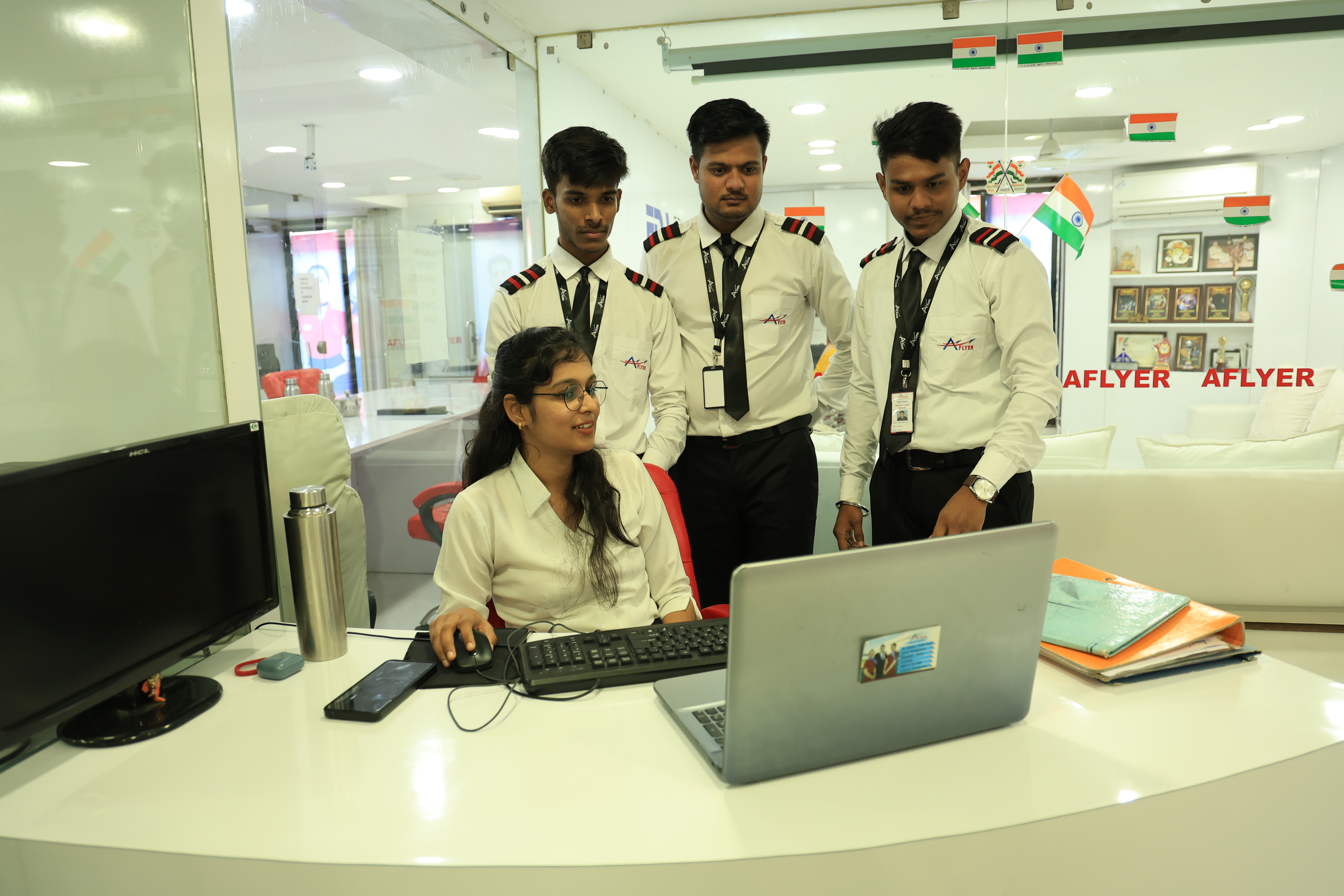 service-image