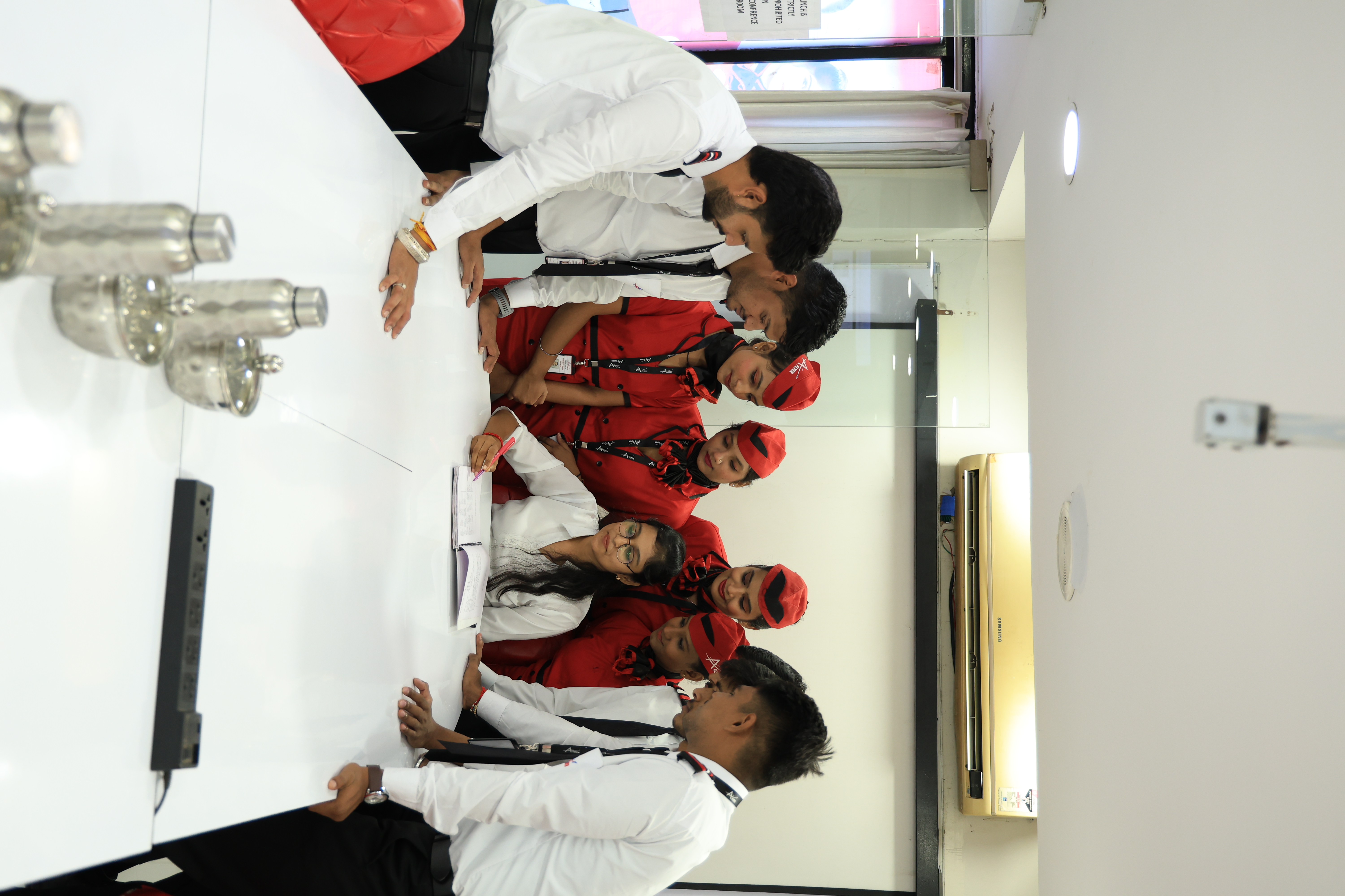 service-image